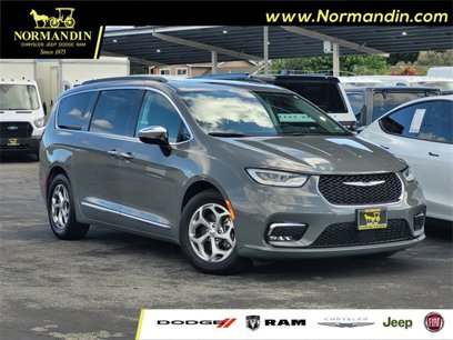 Used 2023 Chrysler Pacifica Limited