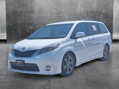 Used 2016 Toyota Sienna SE