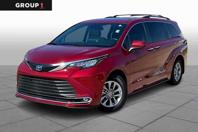 Used 2022 Toyota Sienna XLE