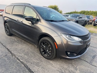 Used 2020 Chrysler Pacifica Touring-L w/ Advanced Safetytec Group
