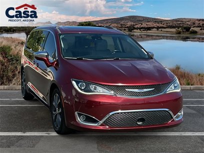 Used 2018 Chrysler Pacifica Limited w/ Tire & Wheel Group