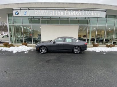 New 2024 BMW i5 eDrive40i w/ Premium Package