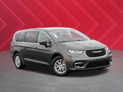 Used 2023 Chrysler Pacifica Touring-L