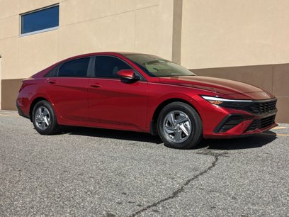 New 2025 Hyundai Elantra SE w/ Cargo Package