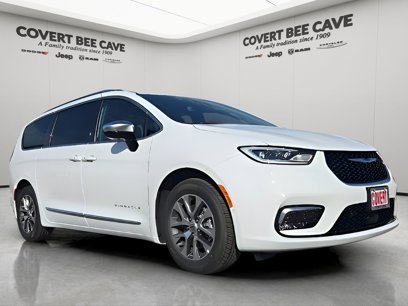 New 2025 Chrysler Pacifica Pinnacle