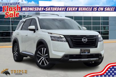 Used 2023 Nissan Pathfinder Platinum w/ Black Appearance Package
