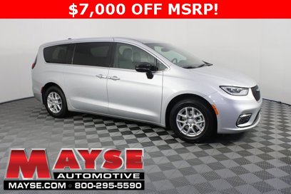 New 2026 Chrysler Pacifica Select