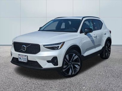 New 2024 Volvo XC40 B5 Ultimate w/ Protection Package Premier