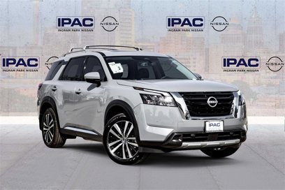 New 2025 Nissan Pathfinder Platinum w/ Cargo Package