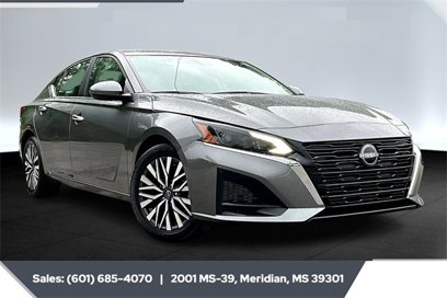 Used 2023 Nissan Altima 2.5 SV