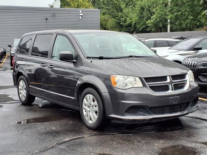 Used 2018 Dodge Grand Caravan SE w/ UConnect Hands-Free Group