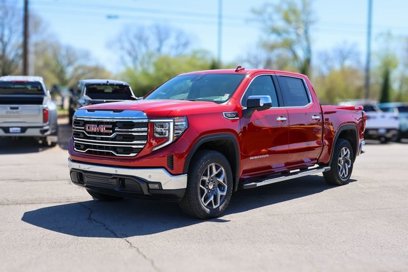 New 2025 GMC Sierra 1500 SLT w/ SLT Premium Package