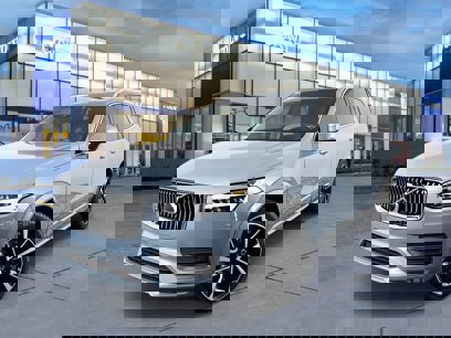 Certified 2022 Volvo XC90 T6 Momentum w/ Advanced Package