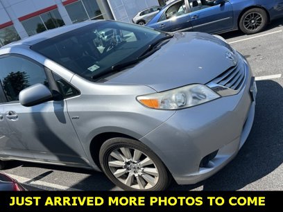 Used 2017 Toyota Sienna LE