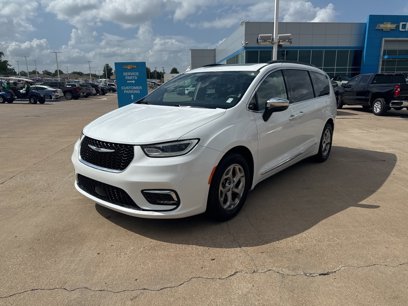 Used 2023 Chrysler Pacifica Limited