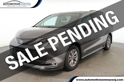 Used 2021 Toyota Sienna XLE w/ XLE Plus Package