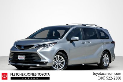 Certified 2025 Toyota Sienna Limited