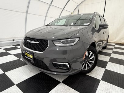 Used 2021 Chrysler Pacifica Touring-L