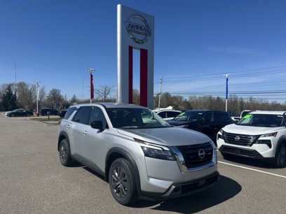 New 2025 Nissan Pathfinder S