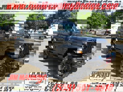 New 2023 Jeep Wrangler Unlimited w/ 8.4" Radio Group