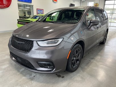 Used 2022 Chrysler Pacifica Limited w/ S Appearance Package