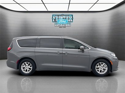 Used 2022 Chrysler Pacifica Touring-L
