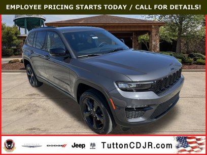New 2025 Jeep Grand Cherokee Limited w/ Black Appearance Package