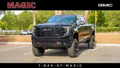 New 2025 GMC Sierra 1500 AT4 w/ AT4 Premium Package