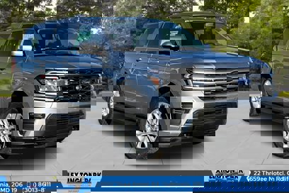 New 2024 Ford Expedition Max XLT