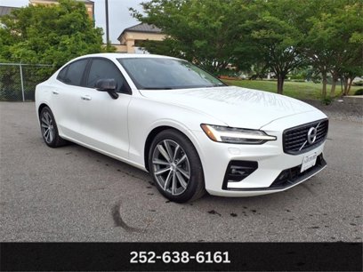 Used 2022 Volvo S60 B5 Momentum w/ Premium Package