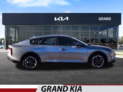 New 2025 Kia K4 EX