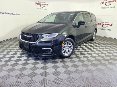 Used 2023 Chrysler Pacifica Touring-L
