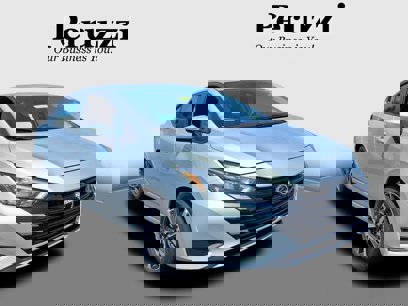 New 2025 Nissan Versa SV w/ Trunk Package