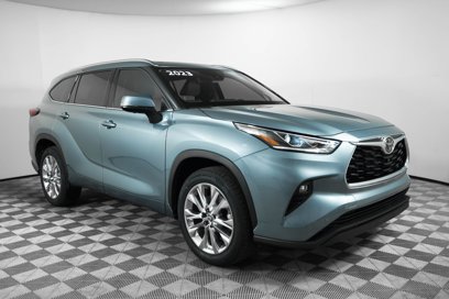 Used 2023 Toyota Highlander Limited