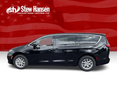New 2025 Chrysler Pacifica Select