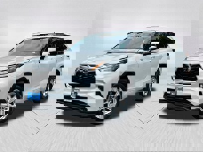 Used 2022 Toyota Highlander LE