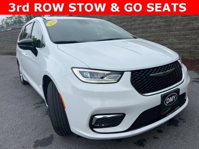 Used 2024 Chrysler Pacifica Touring-L