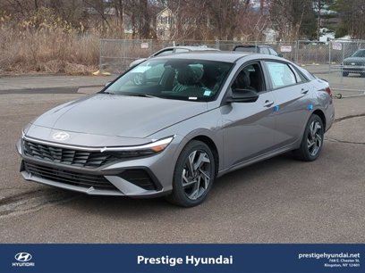 New 2025 Hyundai Elantra SEL