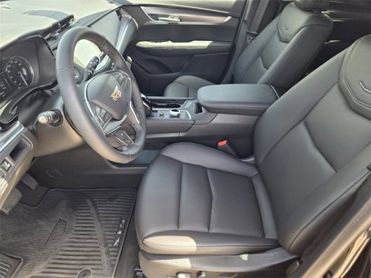 New 2025 Cadillac XT5 Luxury