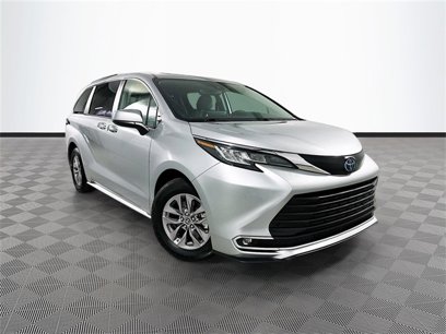 Used 2022 Toyota Sienna XLE