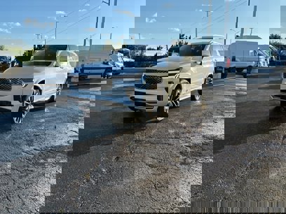 New 2025 Volvo XC90 B5 Plus w/ Protection Package Premier