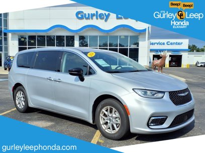 Used 2024 Chrysler Pacifica Touring-L