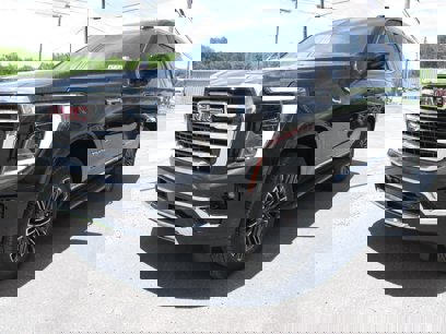 New 2025 GMC Yukon Elevation