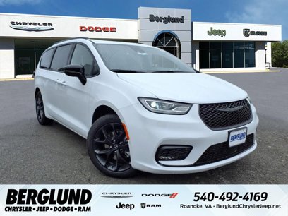 New 2026 Chrysler Pacifica Limited