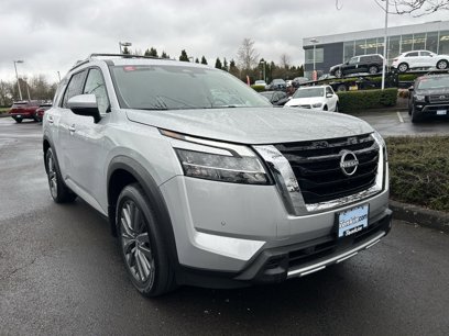 Used 2024 Nissan Pathfinder SL w/ SL Premium Package