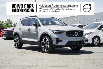 New 2025 Volvo XC40 B5 Plus w/ Protection Package Premier