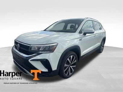 Used 2022 Volkswagen Taos SE w/ Panoramic Sunroof Package