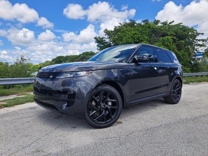 New 2025 Land Rover Range Rover Sport SE