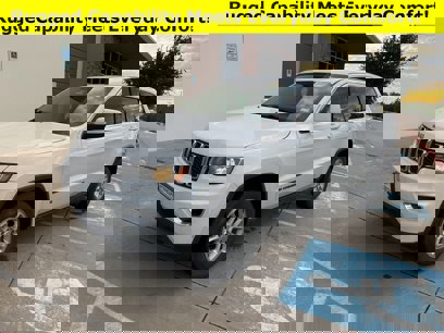 Used 2018 Jeep Grand Cherokee Laredo