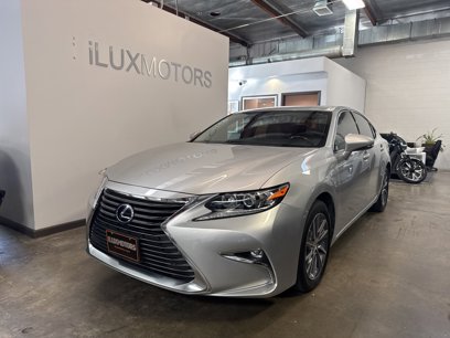 Used 2016 Lexus ES 300h w/ Navigation System Package